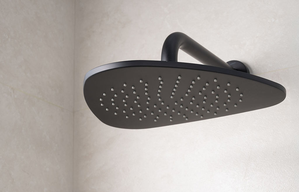 Triangular shower head 902949 