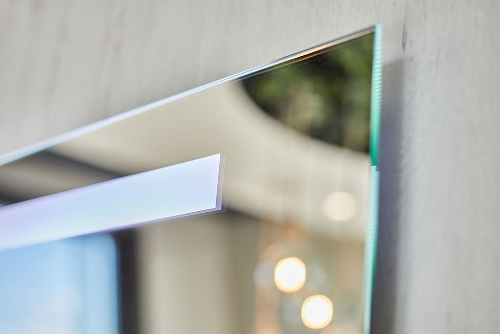 Upper led light mirror 895942 