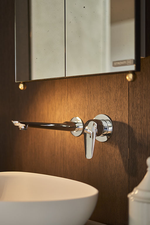 Wall-mounted washbasin mixer 901986 