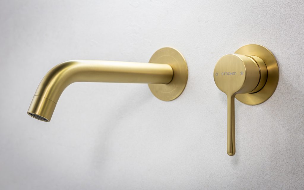Wall-mounted washbasin mixer 905847 