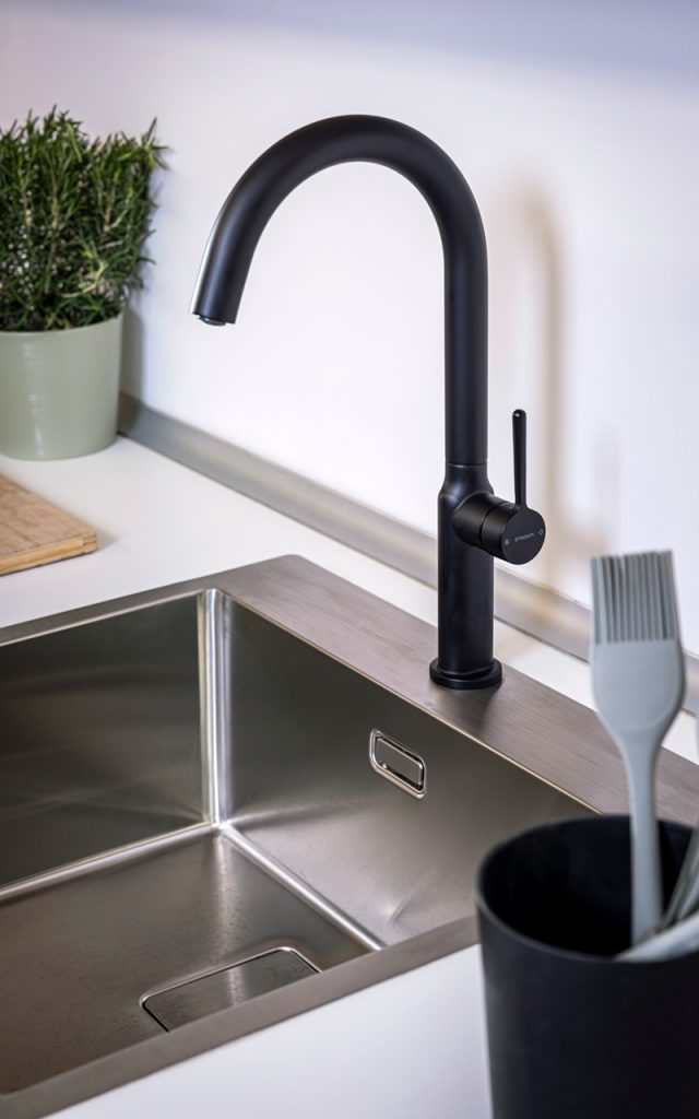 High spout kitchen mixer 906837 