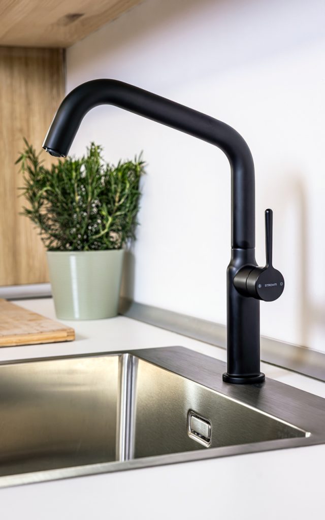 Kitchen faucets 906888 