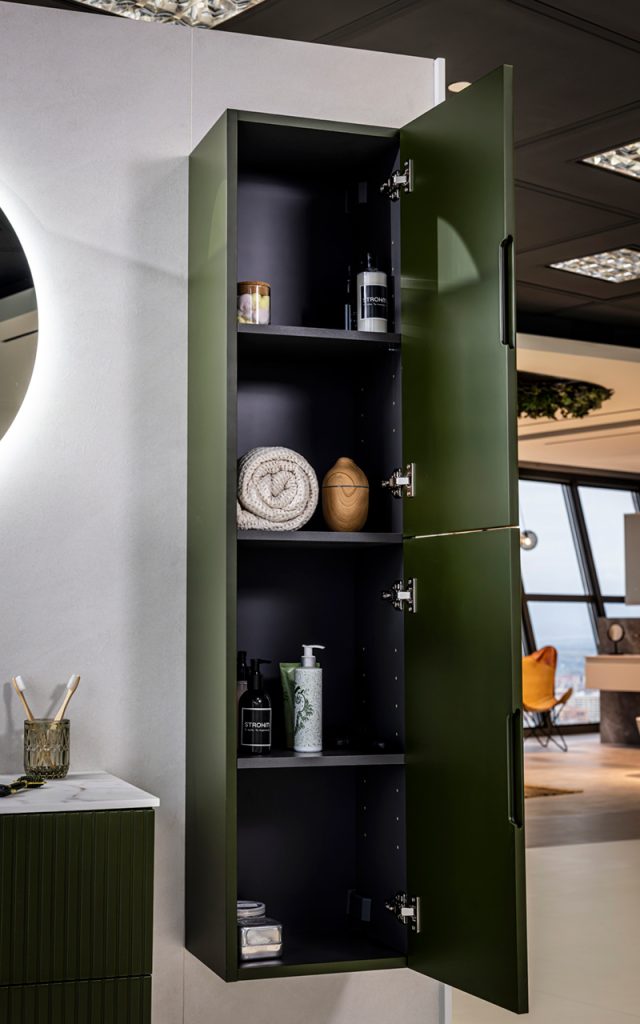 2 doors column 906976 